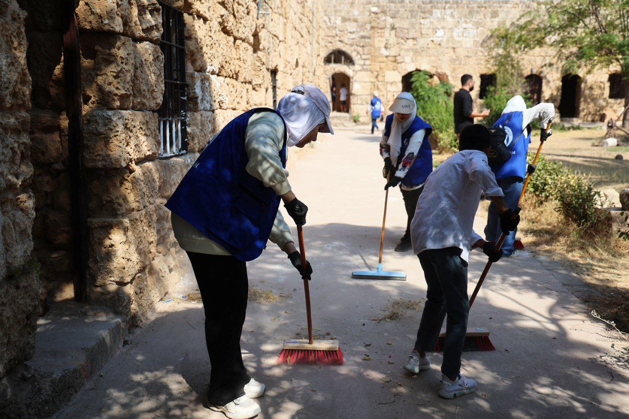 Reinigung der Burg auf der Insel Arwad